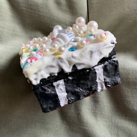 Hello Kitty storage box - Picture 7 of 11